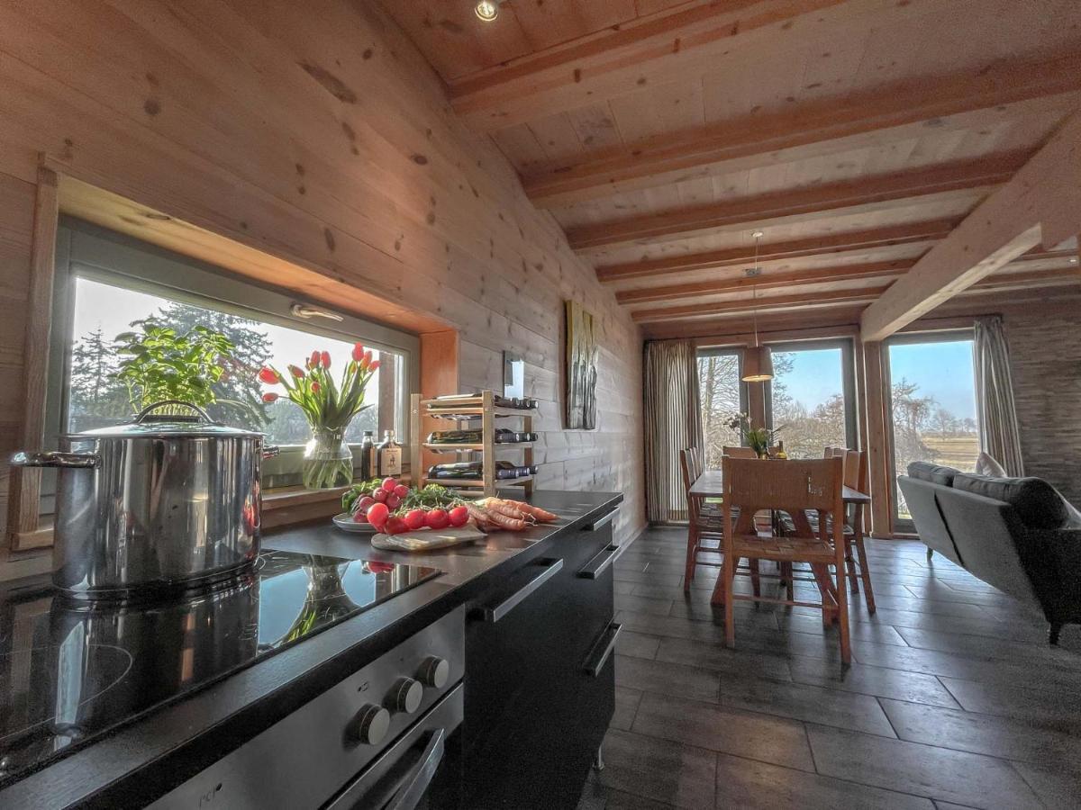 Traumhaff Kuestenchalets - Einzigartige Chalets An Der Ostsee. Ganz Aus Laerchenholz Mit Kamin Und Sauna Vogelsang-Warsin Eksteriør billede
