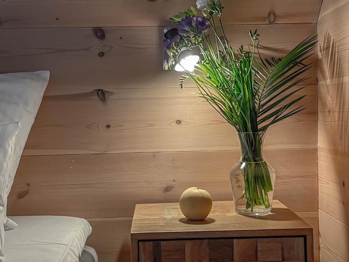 Traumhaff Kuestenchalets - Einzigartige Chalets An Der Ostsee. Ganz Aus Laerchenholz Mit Kamin Und Sauna Vogelsang-Warsin Eksteriør billede