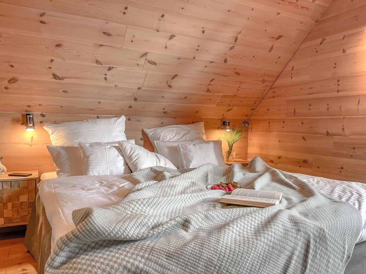 Traumhaff Kuestenchalets - Einzigartige Chalets An Der Ostsee. Ganz Aus Laerchenholz Mit Kamin Und Sauna Vogelsang-Warsin Eksteriør billede
