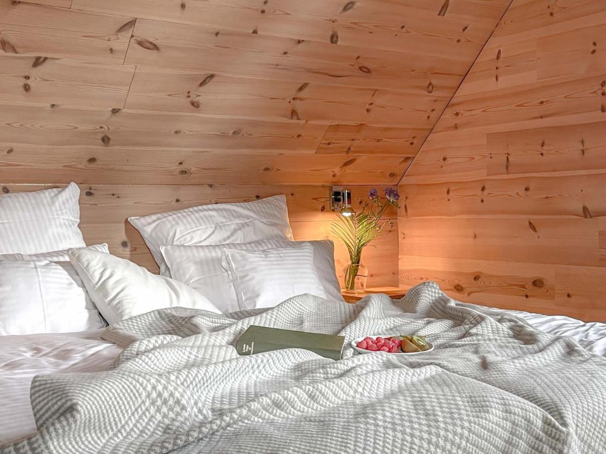 Traumhaff Kuestenchalets - Einzigartige Chalets An Der Ostsee. Ganz Aus Laerchenholz Mit Kamin Und Sauna Vogelsang-Warsin Eksteriør billede