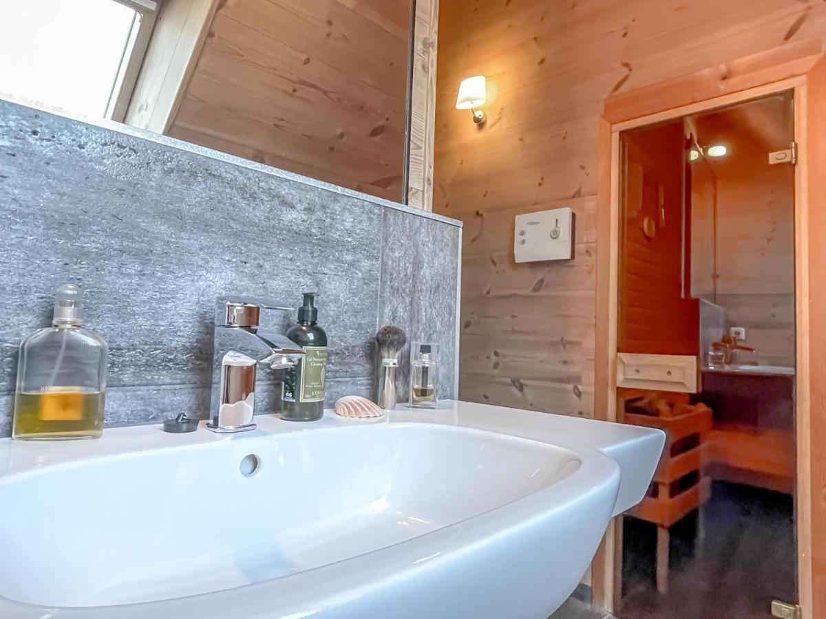 Traumhaff Kuestenchalets - Einzigartige Chalets An Der Ostsee. Ganz Aus Laerchenholz Mit Kamin Und Sauna Vogelsang-Warsin Eksteriør billede