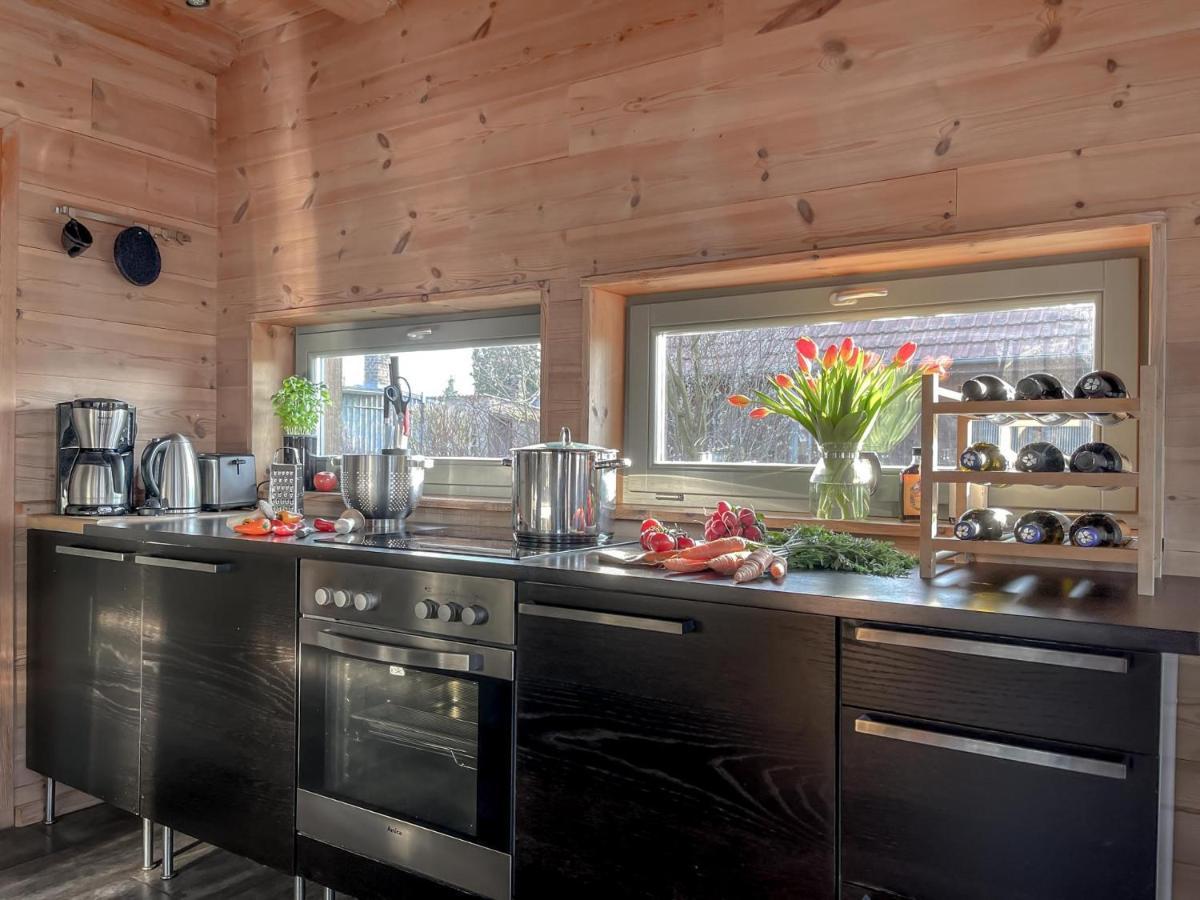 Traumhaff Kuestenchalets - Einzigartige Chalets An Der Ostsee. Ganz Aus Laerchenholz Mit Kamin Und Sauna Vogelsang-Warsin Eksteriør billede