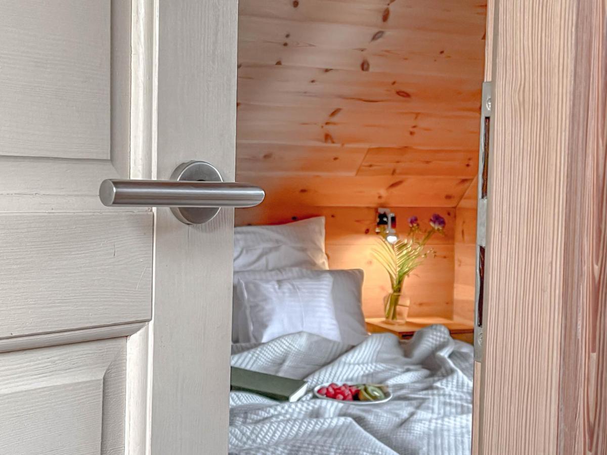 Traumhaff Kuestenchalets - Einzigartige Chalets An Der Ostsee. Ganz Aus Laerchenholz Mit Kamin Und Sauna Vogelsang-Warsin Eksteriør billede