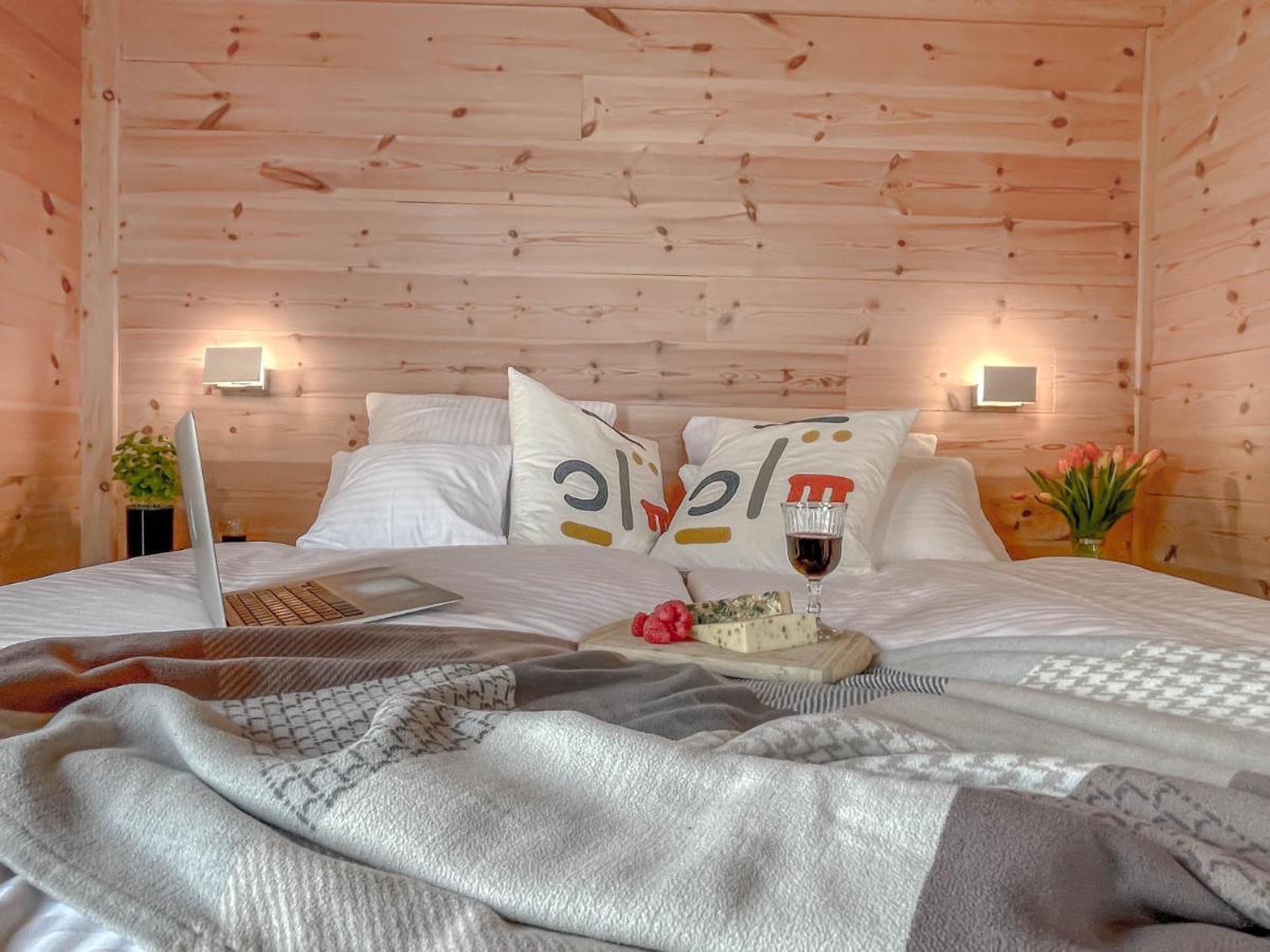 Traumhaff Kuestenchalets - Einzigartige Chalets An Der Ostsee. Ganz Aus Laerchenholz Mit Kamin Und Sauna Vogelsang-Warsin Eksteriør billede