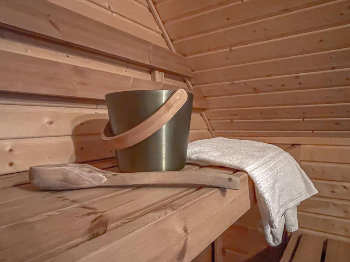 Traumhaff Kuestenchalets - Einzigartige Chalets An Der Ostsee. Ganz Aus Laerchenholz Mit Kamin Und Sauna Vogelsang-Warsin Eksteriør billede