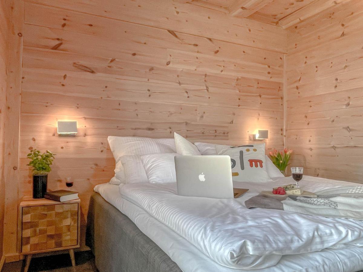 Traumhaff Kuestenchalets - Einzigartige Chalets An Der Ostsee. Ganz Aus Laerchenholz Mit Kamin Und Sauna Vogelsang-Warsin Eksteriør billede